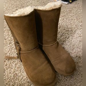 Winter boots, bear paw brand